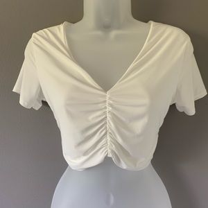 Pretty little thing V neck runched Crop Top